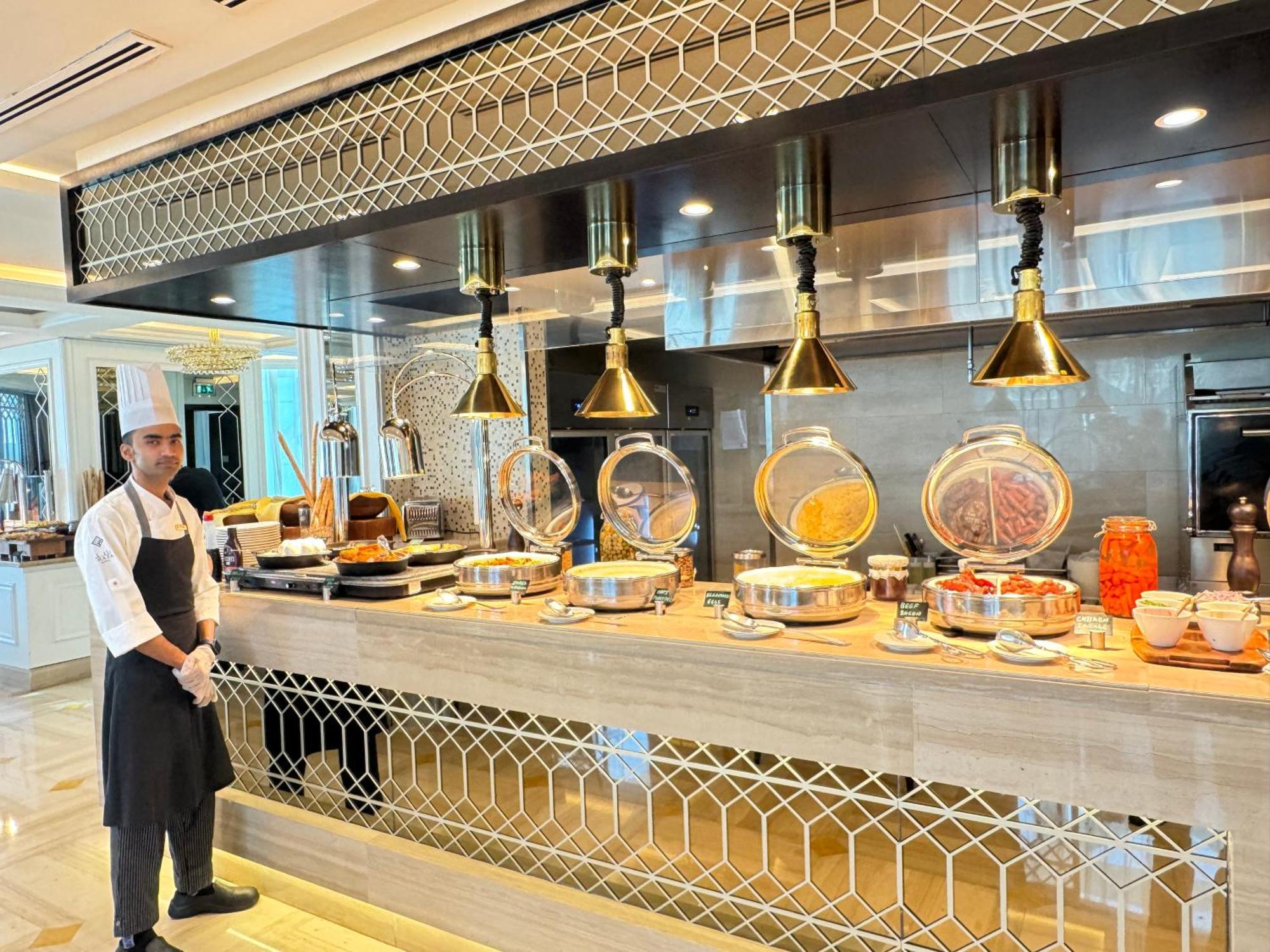 Shaza Doha酒店 外观 照片 A buffet at the Taj Mahal Palace, Mumbai, India